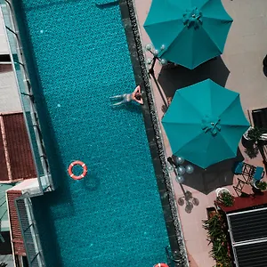 Hotel Uptown &